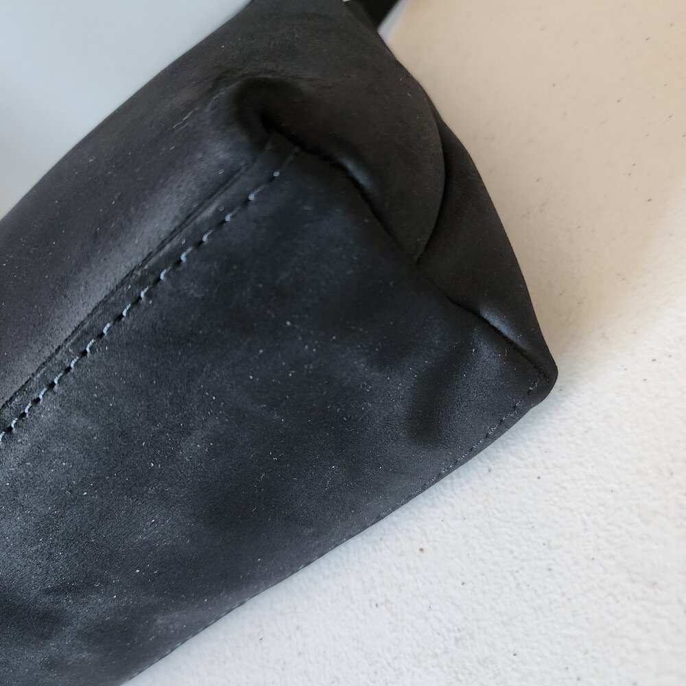 Portland Leather Black Crossbody Bag - Picture 10 of 16